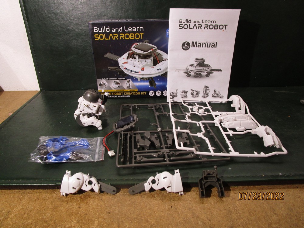 STEM Build and Learn Solar Robot Open Box