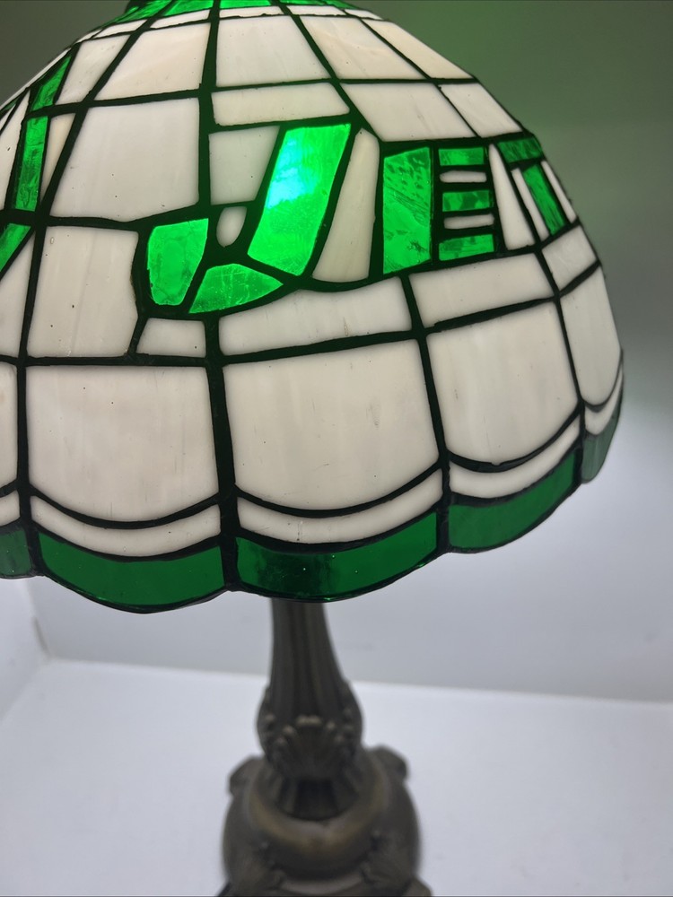 Jets table lamp tiffany style works great shape