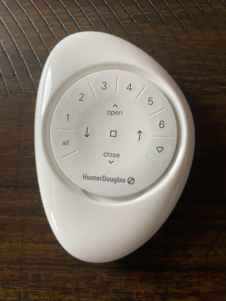 Hunter Douglas PowerView Generation 3 New White Remote with white pebble
