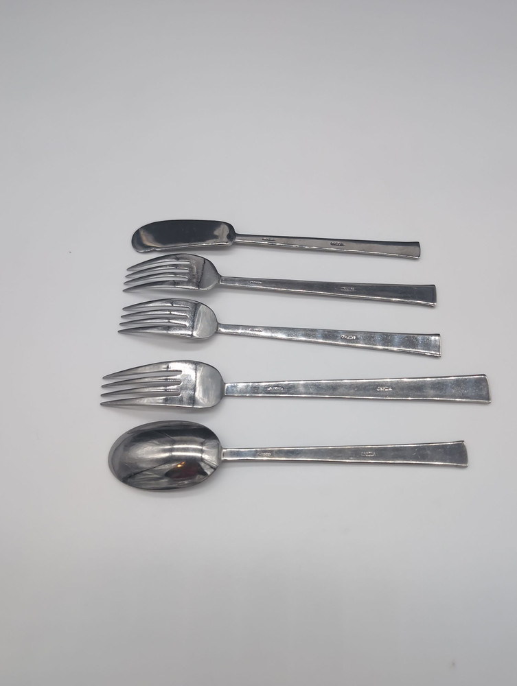 Oneida Stainless Flatware Set 5pc Modern Knife Fork Spoon Silverware Lot