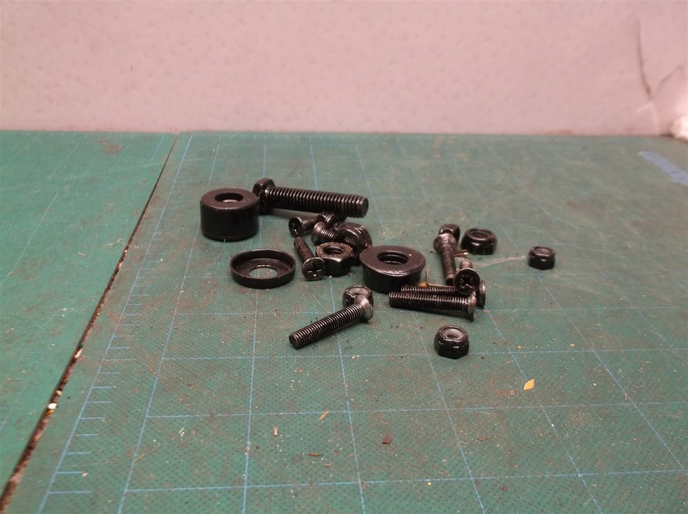 assorted parts 31" hot wheels skateboard