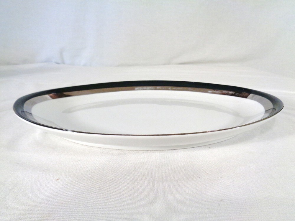 Meito Fine China "Duchess" 12" Oval Platter