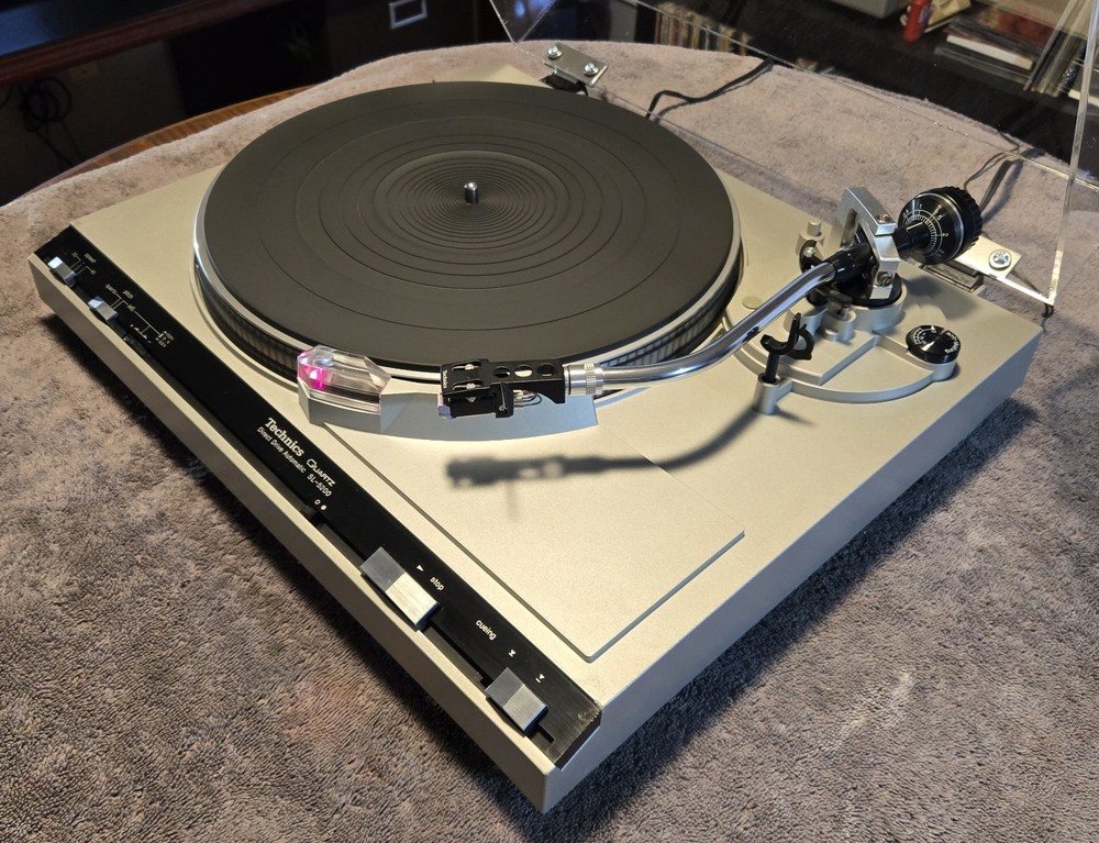 Technics Direct Drive SL-5200 Turntable, Serviced, Recapped New Covers Available