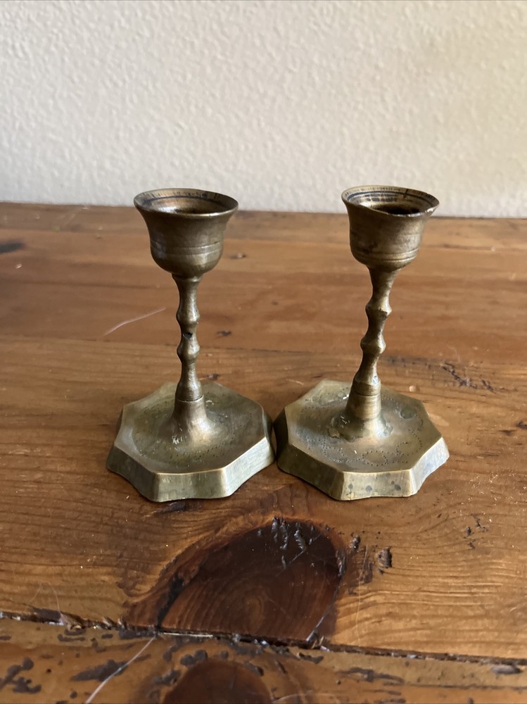 Shabbat Candlesticks / Brass / Vintage / 4”￼
