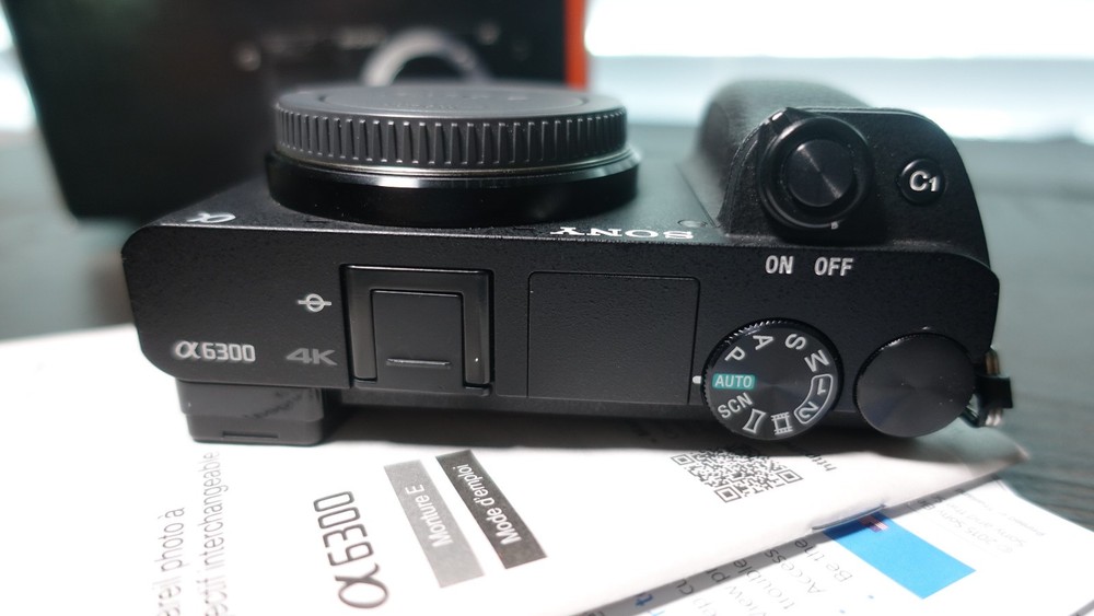 Sony a6300 Mirrorless Camera - Used (3475 shutter count) Needs sensor cleaned