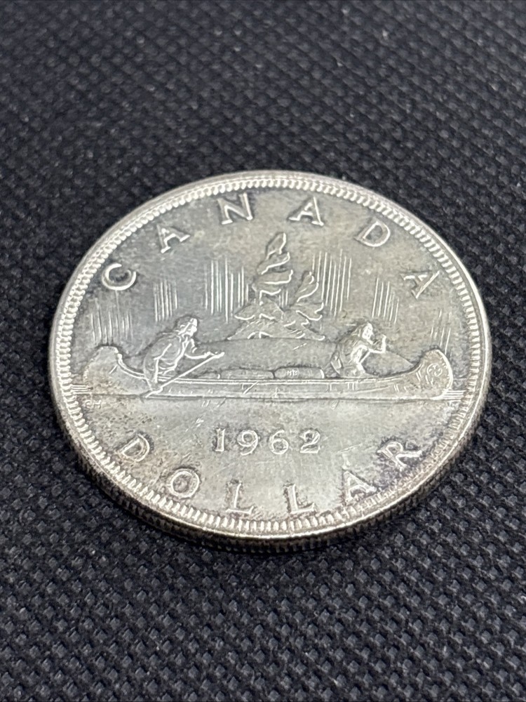 1962 Canada Silver Dollar $1 .800 Nice