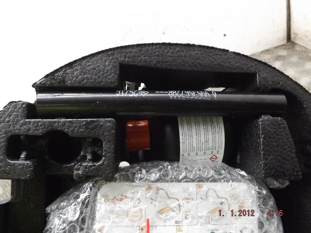 Renault Clio Jac Tool Kit 99536728R Mk4 2013-2020‡