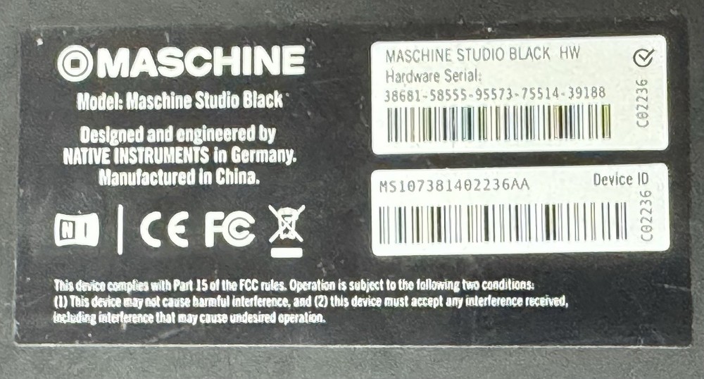 Native Instruments Maschine Studio Black MIDI Controller w Dual Screens USB DJ