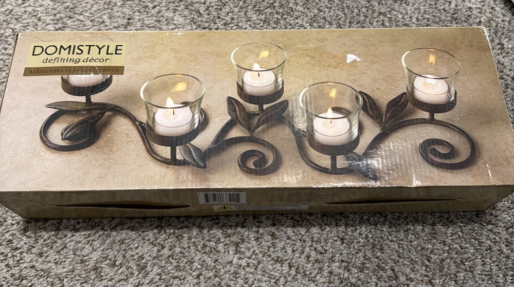 DOMISTYLE DEFINING DECOR, Alessandra Leaf Centerpiece