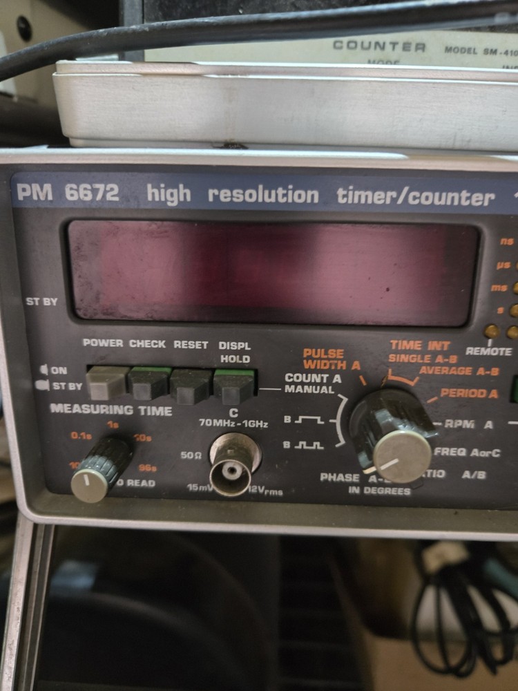 Philips PM6672 1GHz High Resolution Timer/Counter