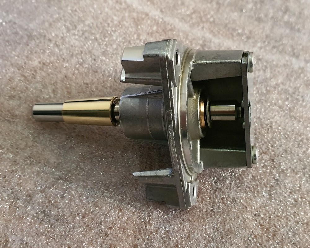 Technics sl1200, sl1210 Spindle. Late version. Excellent condition