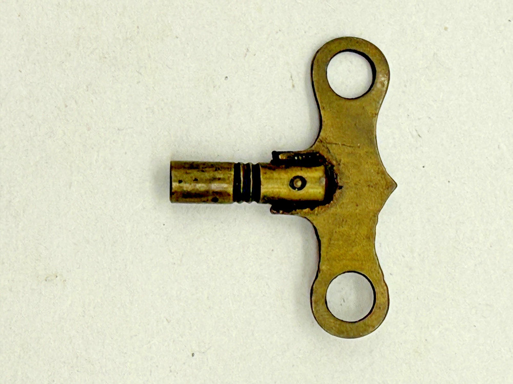 ANTIQUE CLOCK  KEY Size #7 3.8mm (CM93-244)