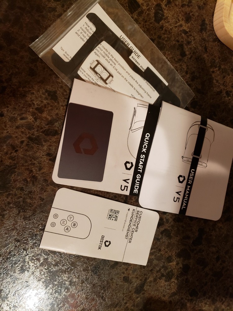 DESTEK V5 VR Gaming Headset with Controller for Smartphones