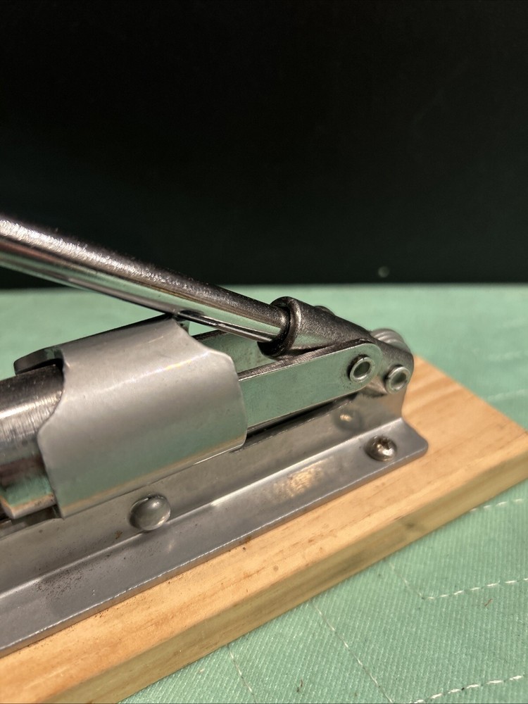 Pecan & Nut cracker Adjustable Pull Down Lever Handle EUC