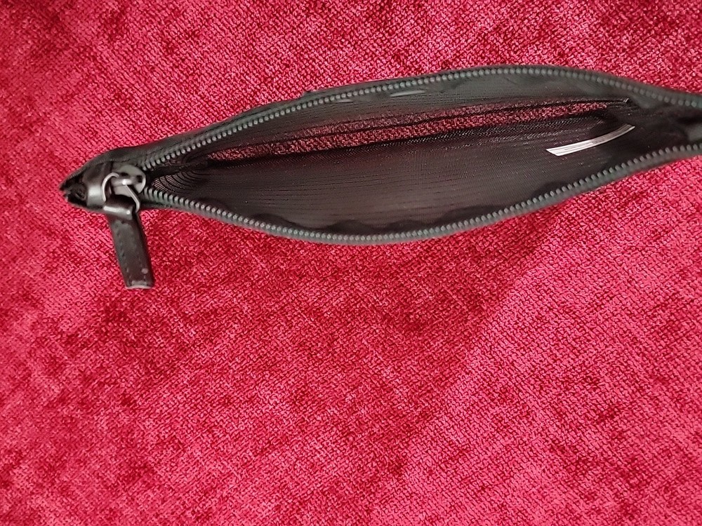 Kate Spade Small Mesh pouch