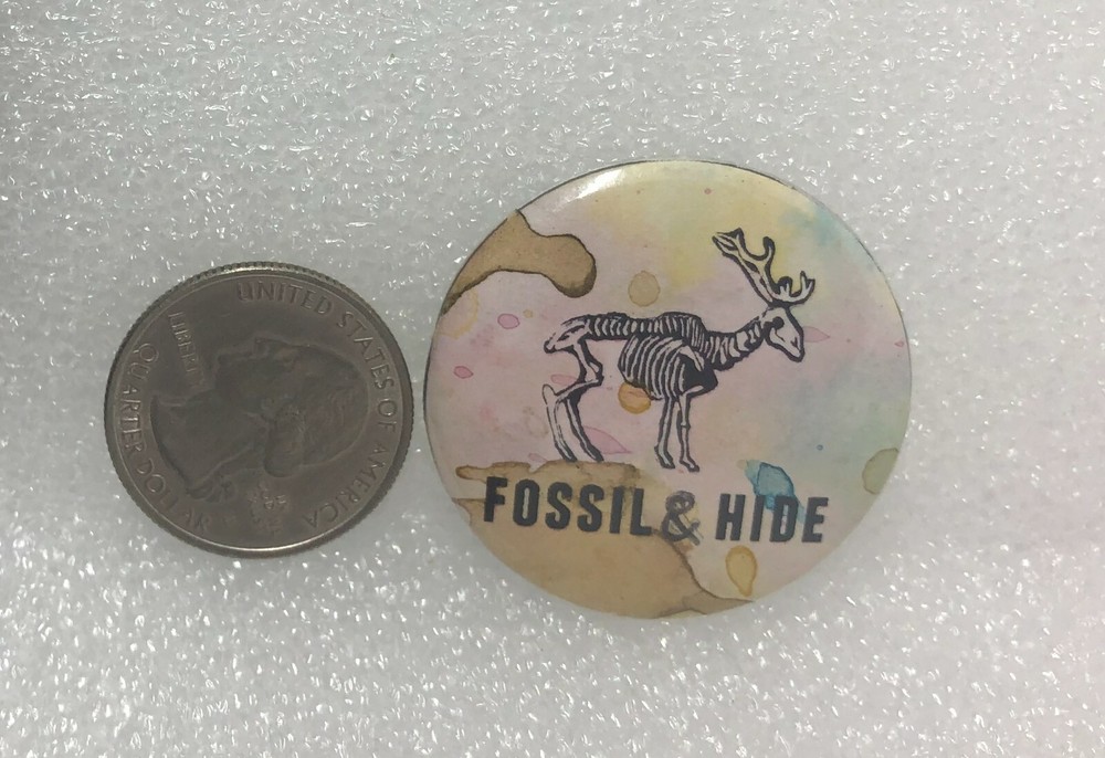 Fossil & Hide Button Pin