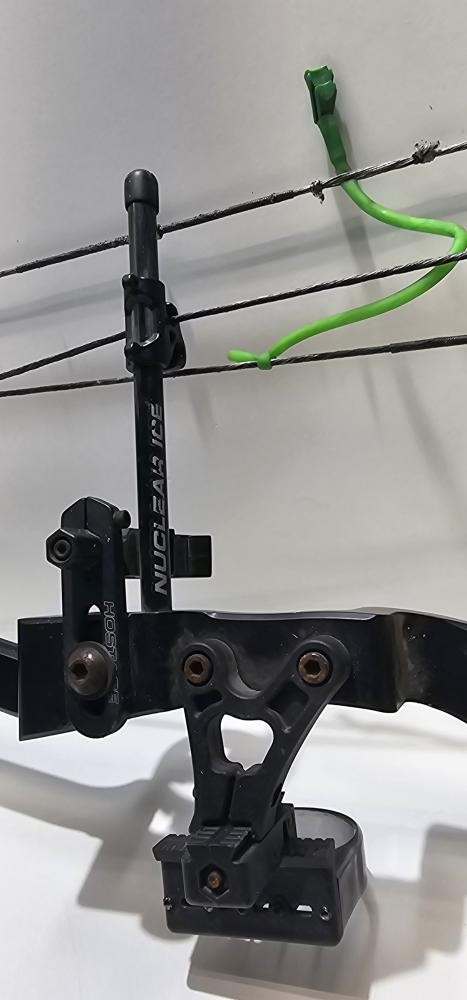 DIAMOND ARCHERY BY BOWTECH NUCLEAR ICE (P32007714)