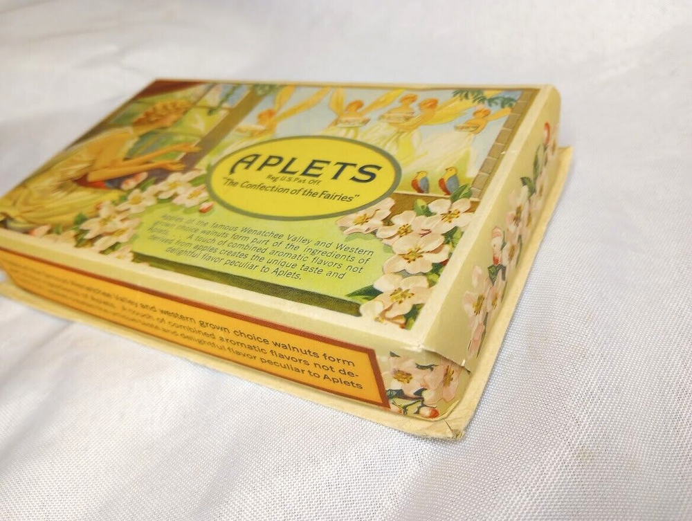 ---Vintage “Aplets” Liberty Orchards Co fruit candy box