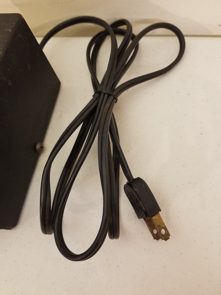Thomson-CSF NPC Electronics Model 102 Solid State Power Supply 12 Volt DC 4 Amps