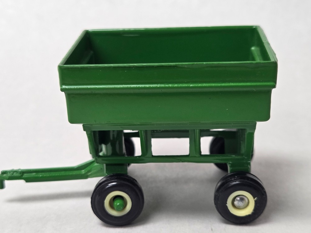 Ertl 1/64 John Deere Gravity Trailer