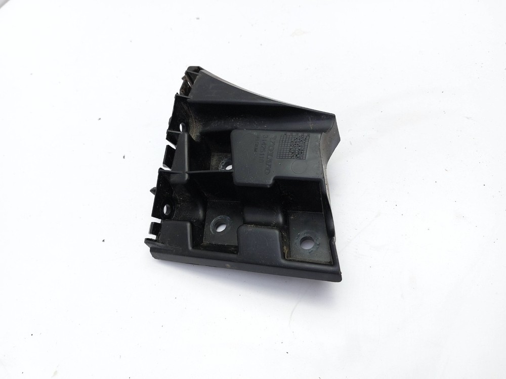 FRONT LEFT BUMPER BRACKET MOUNT SUPPORT 31425110 VOLVO V40 2016