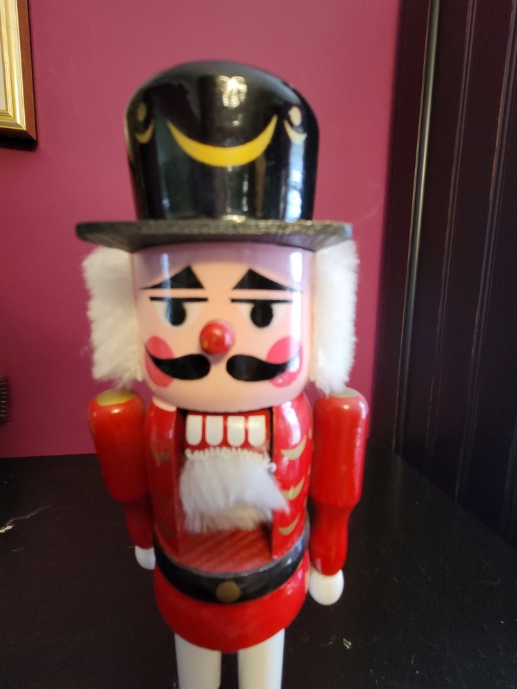Nutcracker Wood Classic Red Soilder Nutcracker 10 Inches