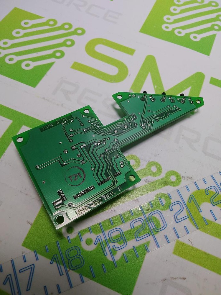 UNIVERSAL INSTRUMENTS CONTROLLER BOARD 048C-002 REV. E