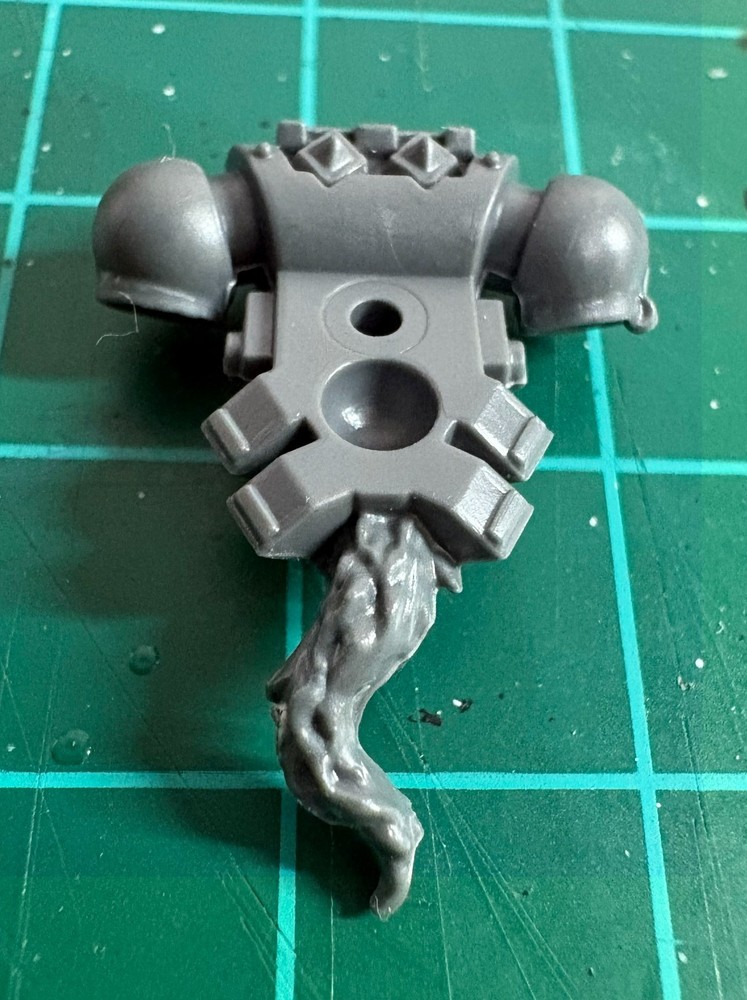 Space Wolves Backpack Type A | Wolf Tail Unique Bit | Warhammer 40K Kitbash