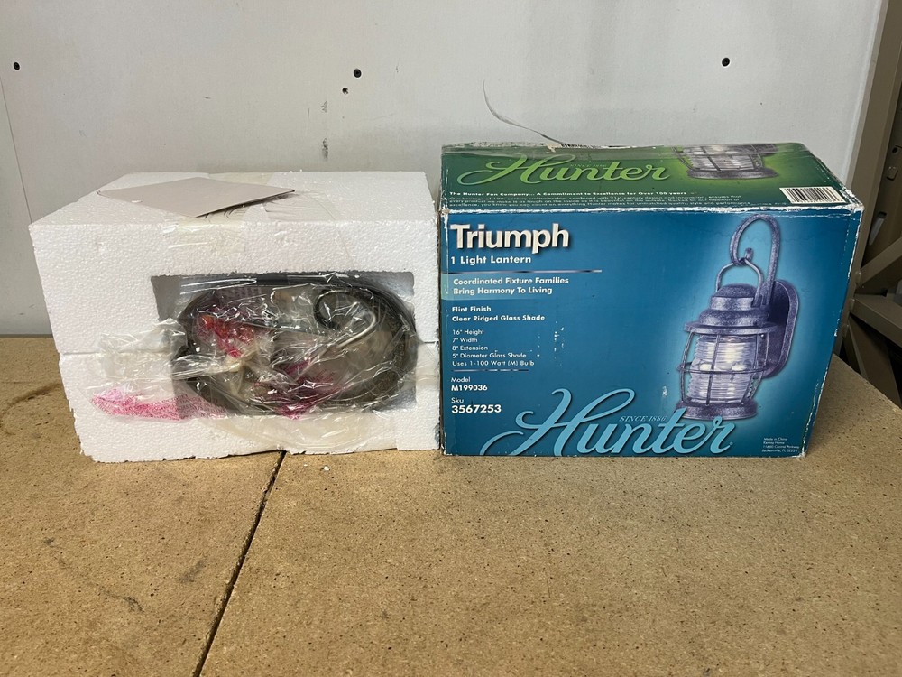Hunter Triumph 1 Light Wall Lantern M199036 3567253