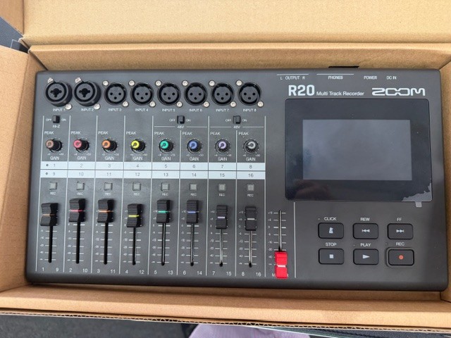 Zoom R20 Multi Track Recorder