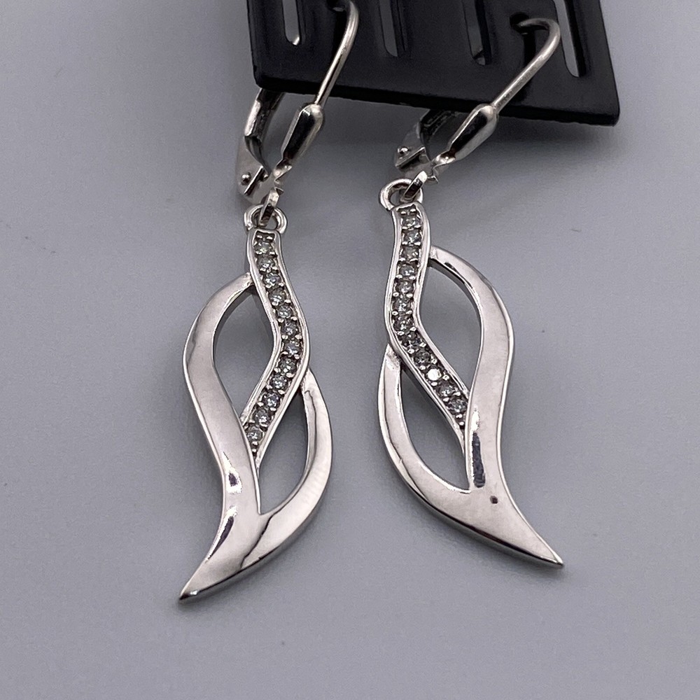 Leaf Shaped Design Extraordinary Beautiful Sterling Silver925 Ladies Earring