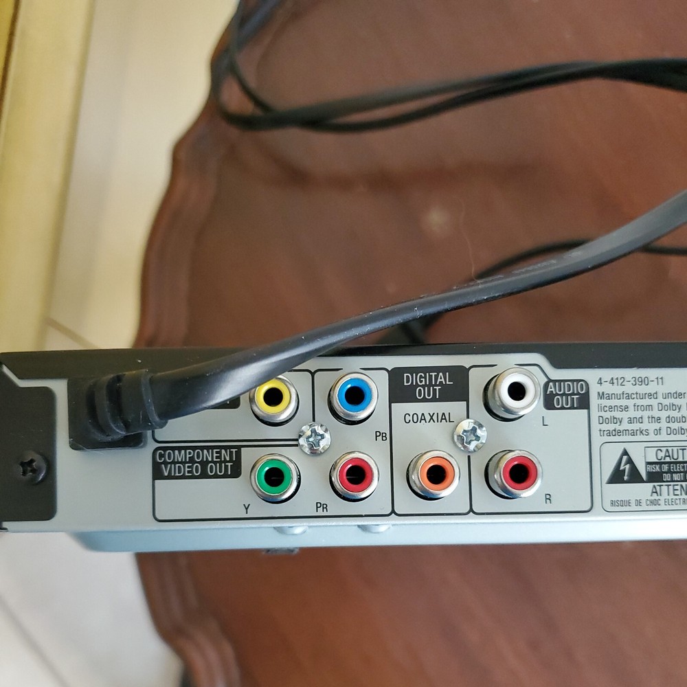 Sony Progressive Scan CD and DVD Player, DVP-SR210P