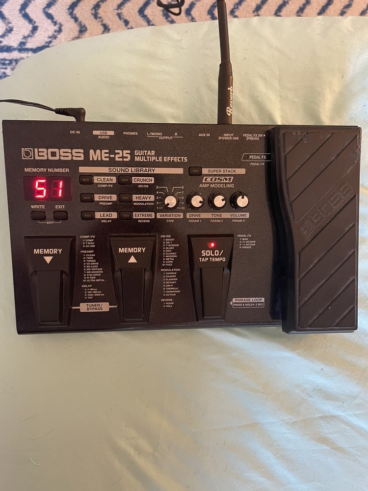 boss me-25 guitar multi-effects pedal