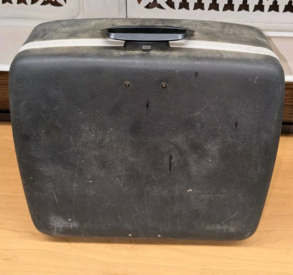 Smith Corona Electra 110 Electric Typewriter w/Case *Flaws* Read Description