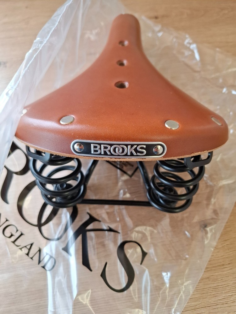Brooks Flyer Saddle S – Classic Leather Sprung Saddle – NEW