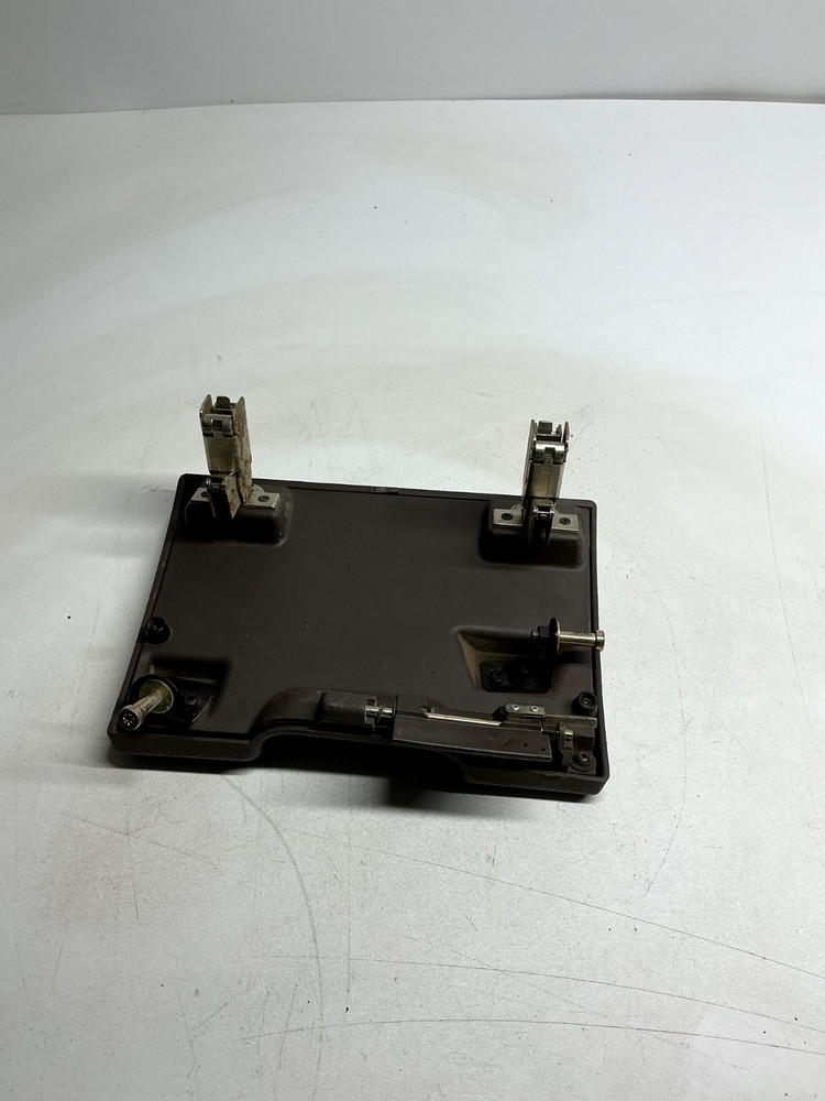 VOLVO VNL LEFT BOTTOM LITTLE INTERIOR DOOR