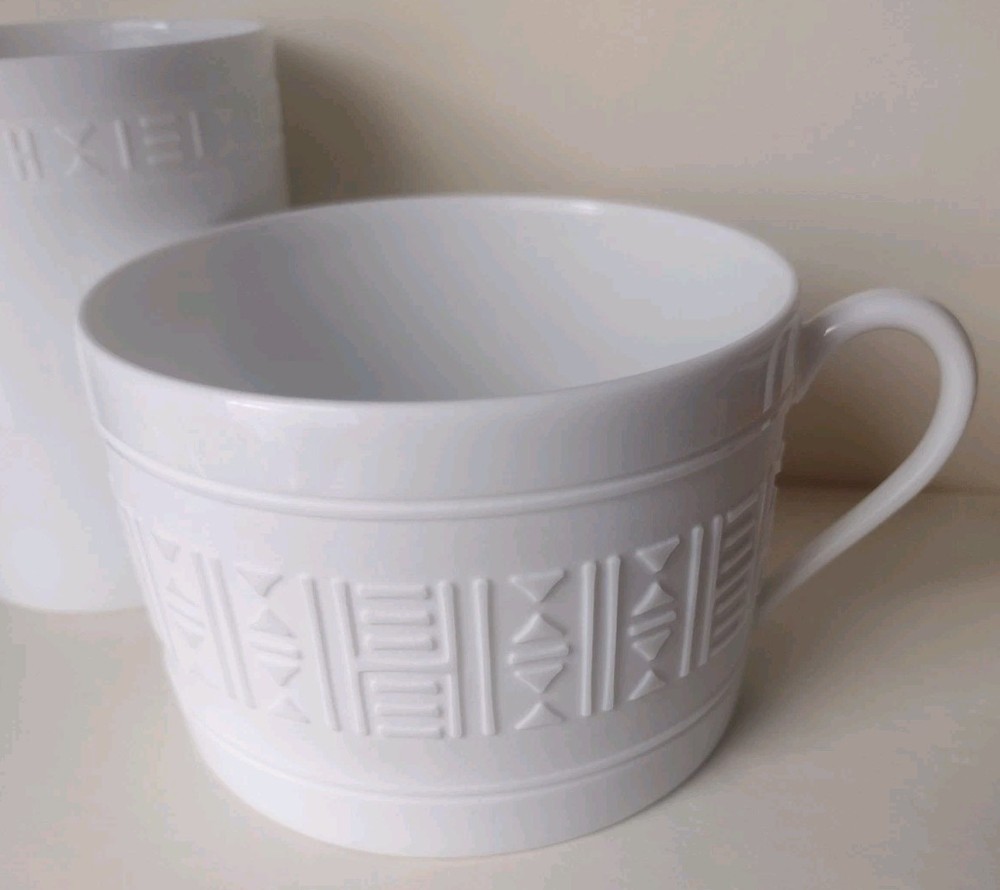 HERMES Egee Aegean Flat Cup All White Minimalist Embossed Geometric Marked