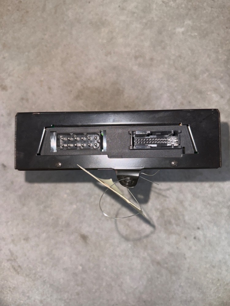 1995-1999 BMW E36 HiFi Amplifier