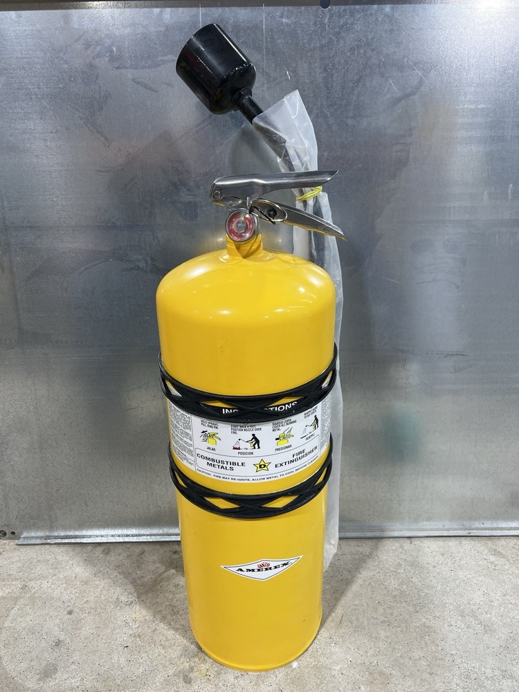 Amerex B570 Class D Sodium Chloride Fire Extinguisher - 30 lb Read Description