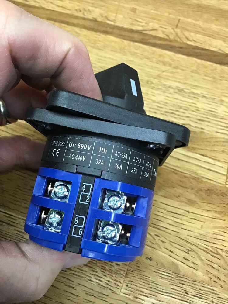 Rotary Cam Changeover Switch LW26-32/2