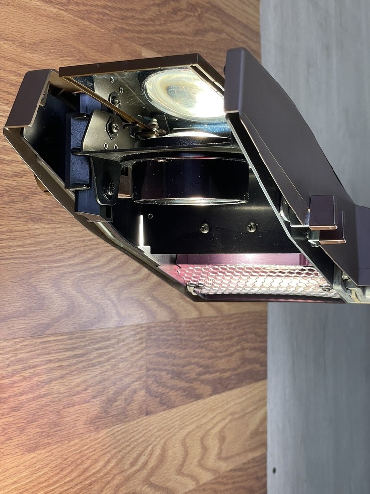 3M Visual Systems 2000 AG Portable Overhead Transparency Projector