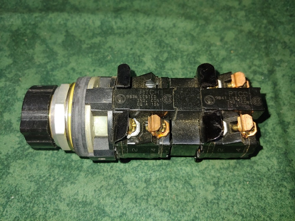 Micro Switch Selector Cam Switch with PTCH & PTCC Contact Blocks (43942-B2)