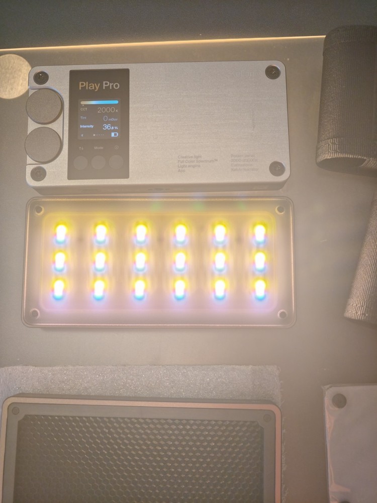 Kelvin Play pro Portable Light Panel x2