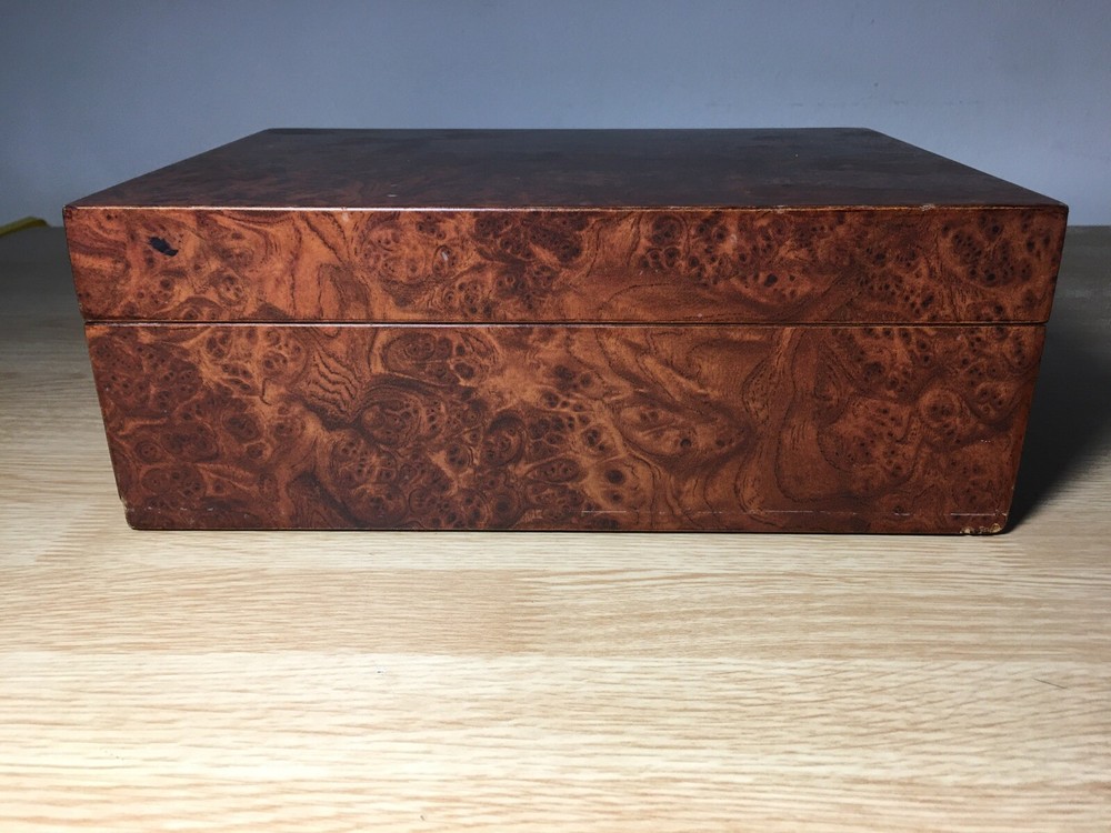 cigar humidor