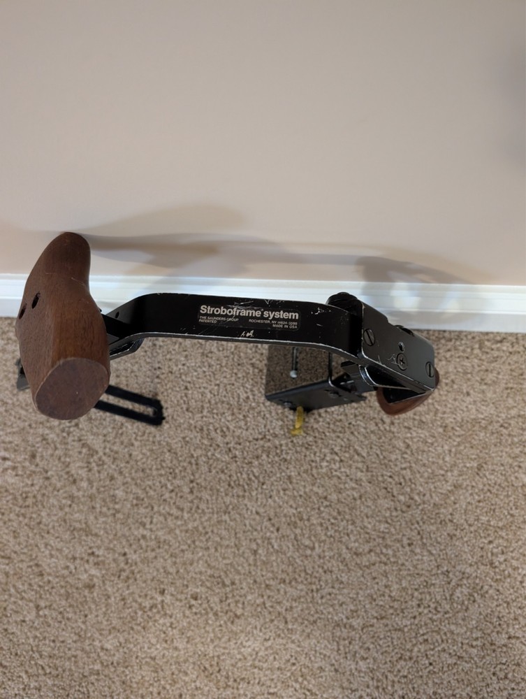 Stroboframe system flash bracket with handle