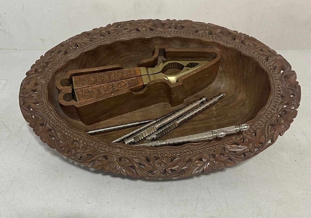 Classic wood nut dish with cracker