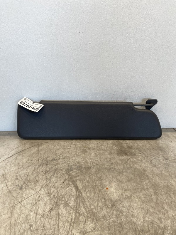 Peterbilt 579 Visor (654-10762)