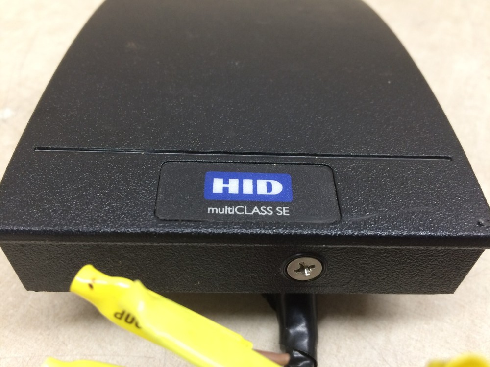 HID Multi Class SE RP40E Contactless Smart Card Reader Wall Switch