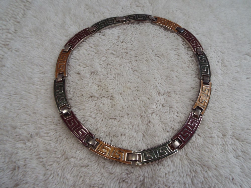 Red Green Gold Silvertone Necklace (J7)