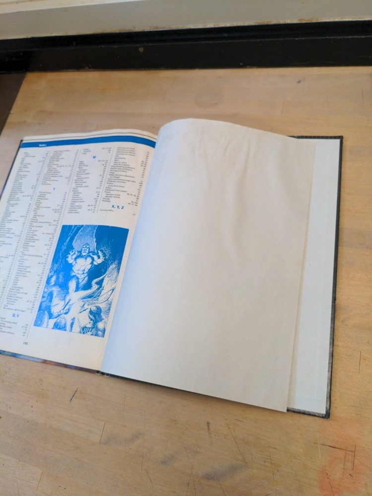 AD&D 2nd Ed Dungeon Master's Guide (3rd) Fair Condition. *Read Descript. Was Wet